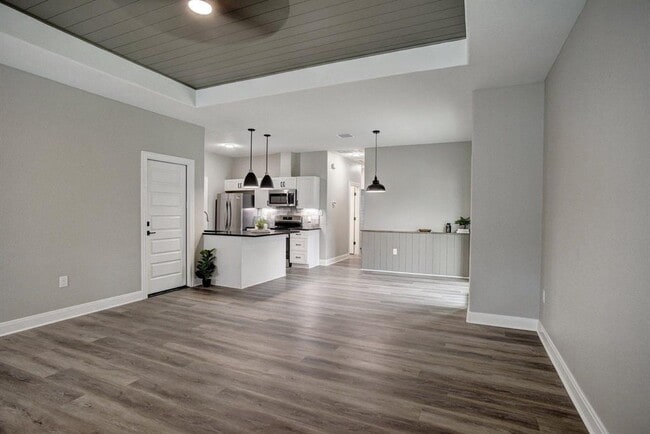 Building Photo - 123 S Kanaio Dr