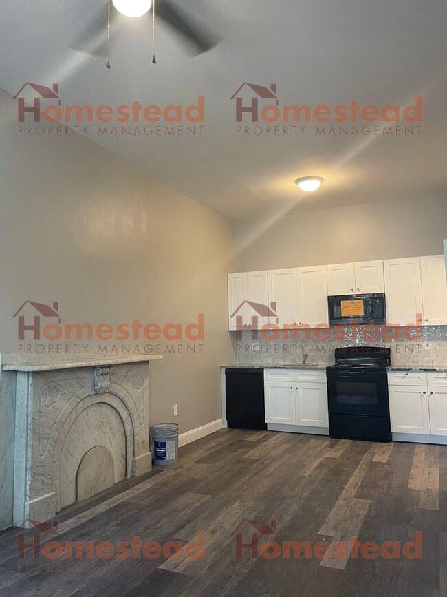 Building Photo - 806 DeKalb St