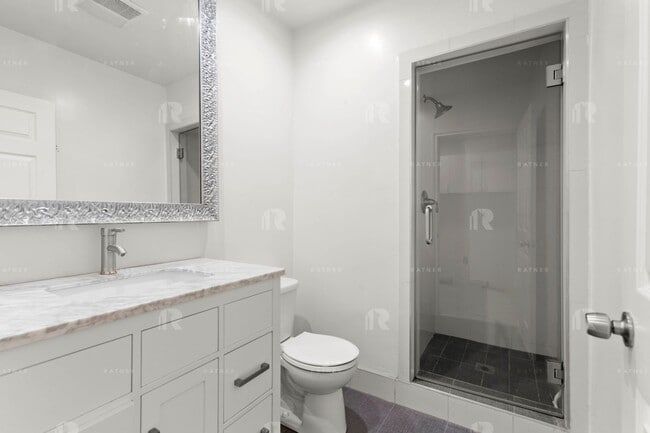 Building Photo - Newly Remodeled Huge Open Concept 4 Bed / ...