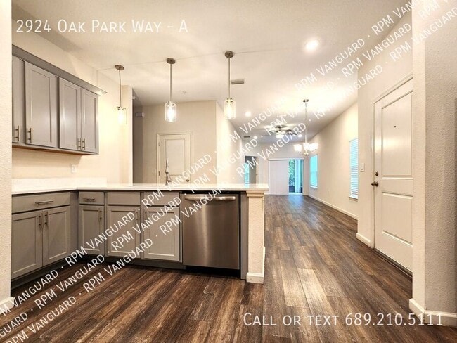 Building Photo - 2924 Oak Park Way