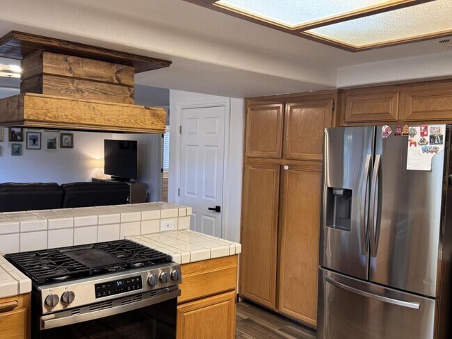 Building Photo - 431 Ackerman Ln