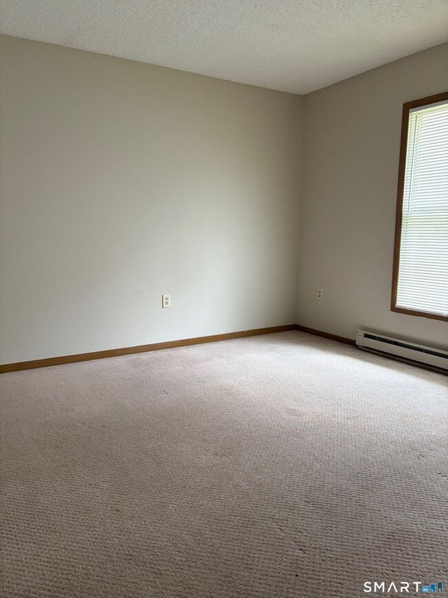 Building Photo - 158 Daley Dr