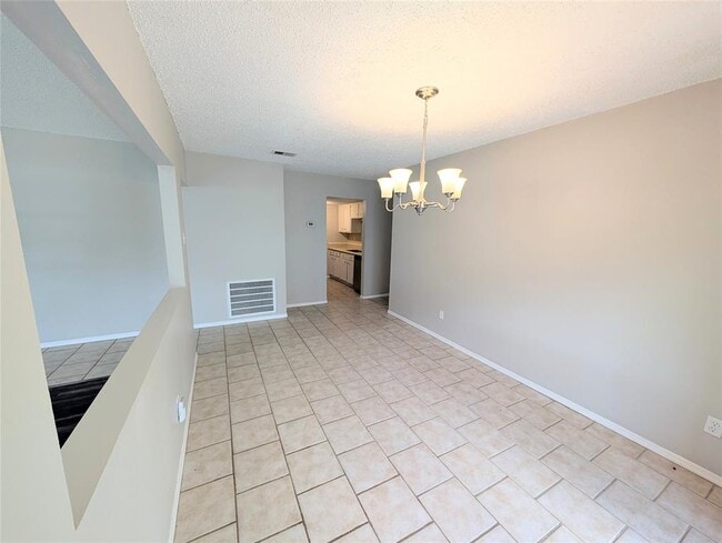 Building Photo - 2039 Wigmaker Dr