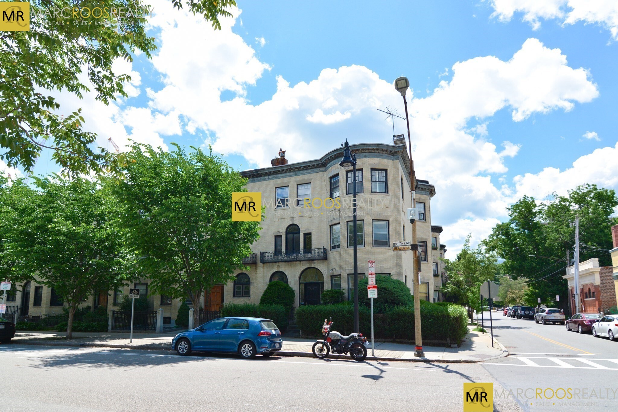 Building Photo - 922 Beacon St