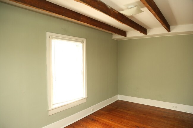 Building Photo - 920 Anderson St