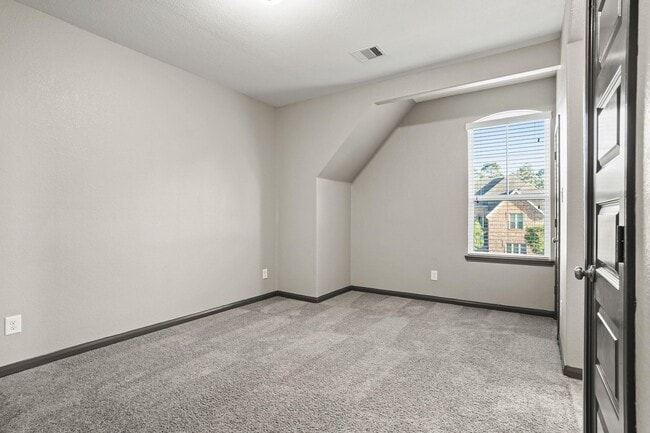 Building Photo - 14105 N Lake Branch Ln