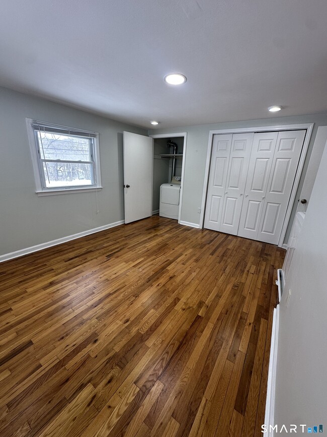 Building Photo - 211 Kent Rd