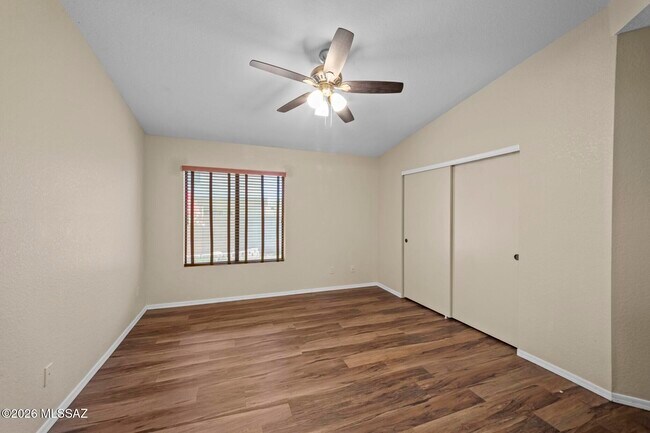 Building Photo - 3067 W Country Hill Dr