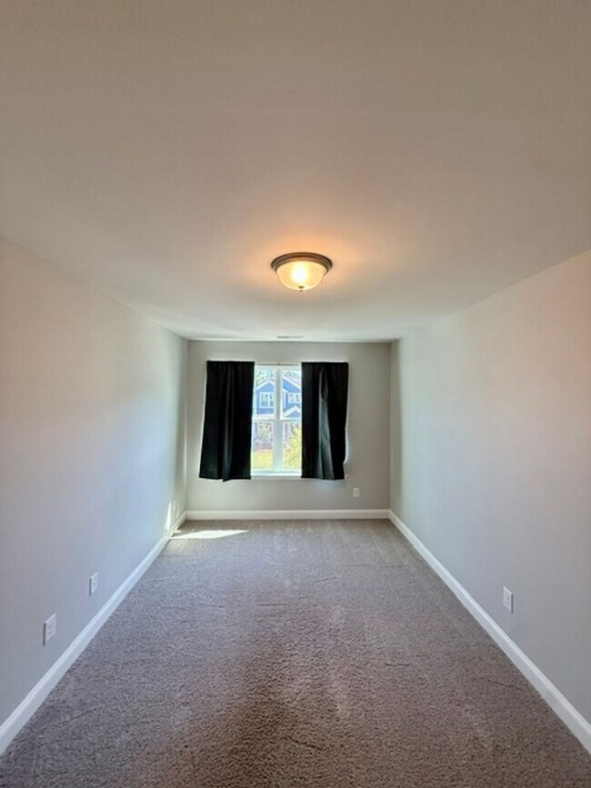 Building Photo - 1526 Cedar Tree Dr