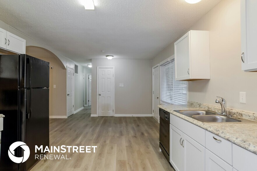 Building Photo - 10806 Bristol Terrace