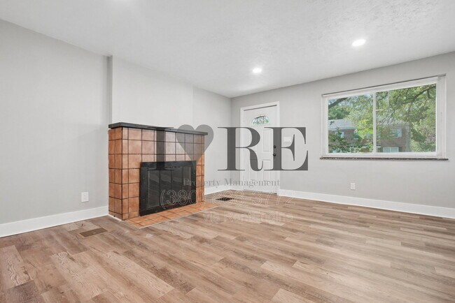 Building Photo - 316 A S Chase