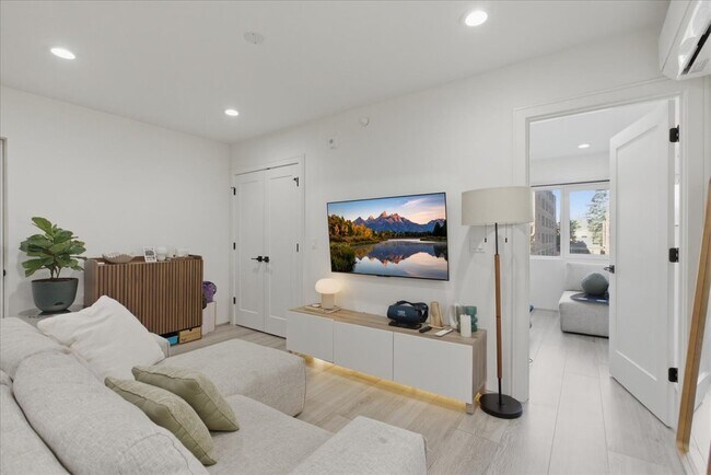 Building Photo - 1025 N Harlem Ave