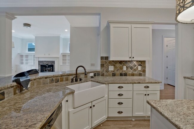 Building Photo - Stunning 4BE/3.5BA home in the very desira...