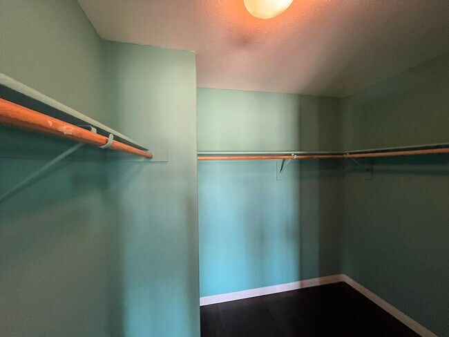 Building Photo - Stylish 3-Bedroom Home with Loft in Gated Community