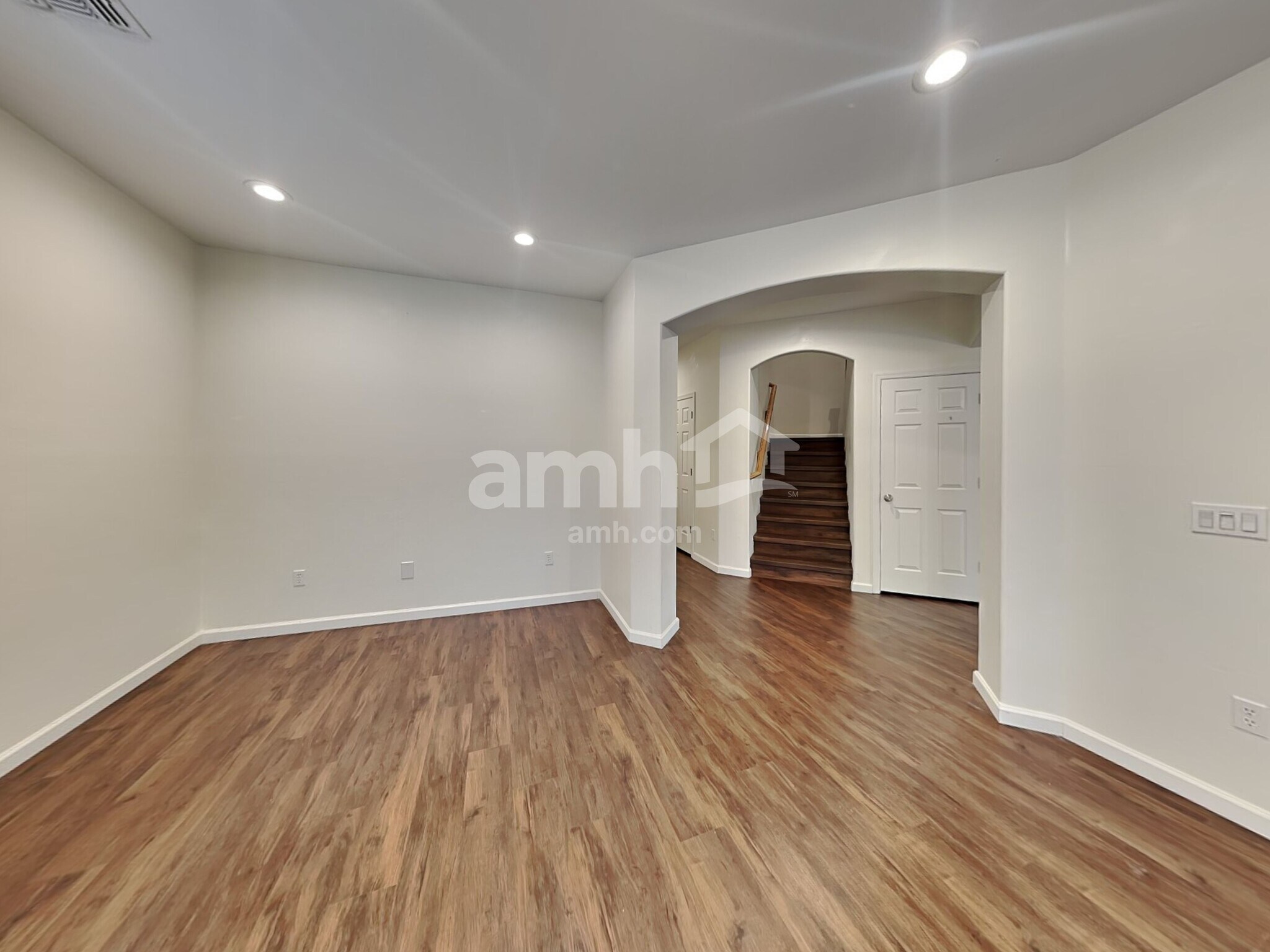 Building Photo - 119 S Beyerville Pl