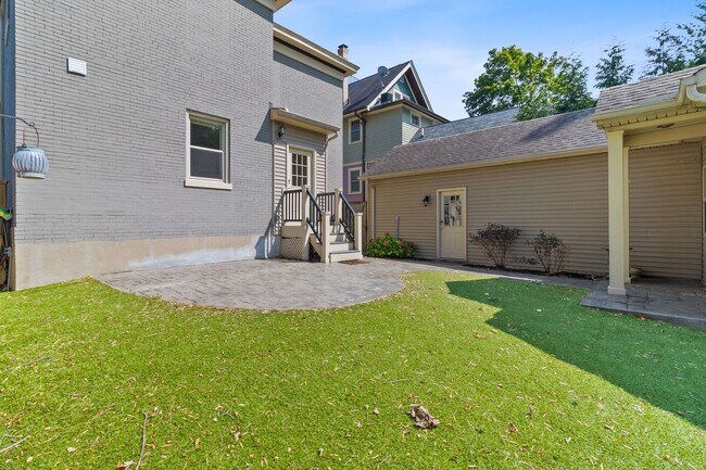 Building Photo - 3739 Hyde Park Ave