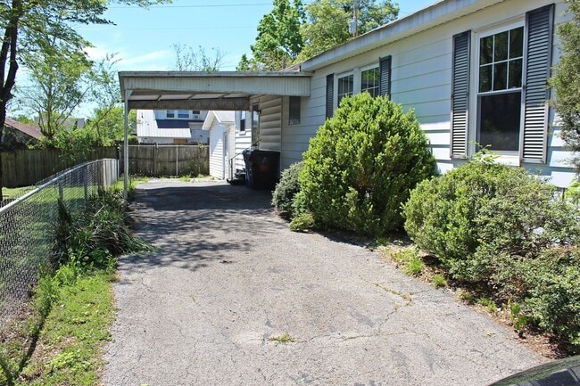 Building Photo - Alcoa City Rental Available Now