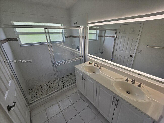 Building Photo - 9738 Darlington Pl
