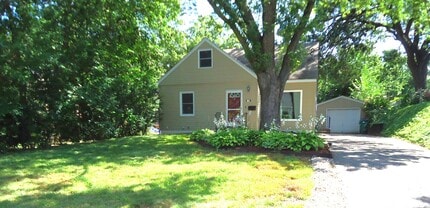 Building Photo - 3011 Quebec Ave S