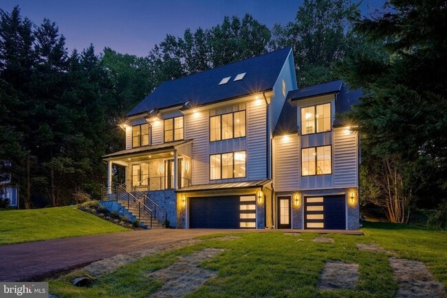 Building Photo - 9615 Locust Hill Dr