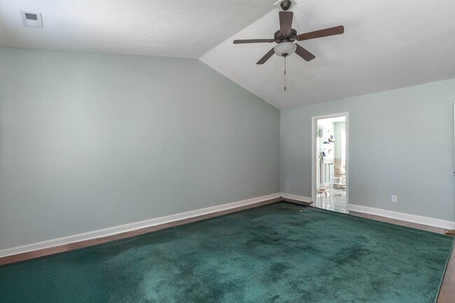 Building Photo - 1416 Madison Oaks Rd