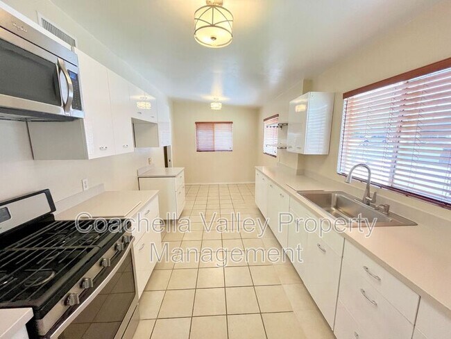 Building Photo - 4019 Cll San Raphael