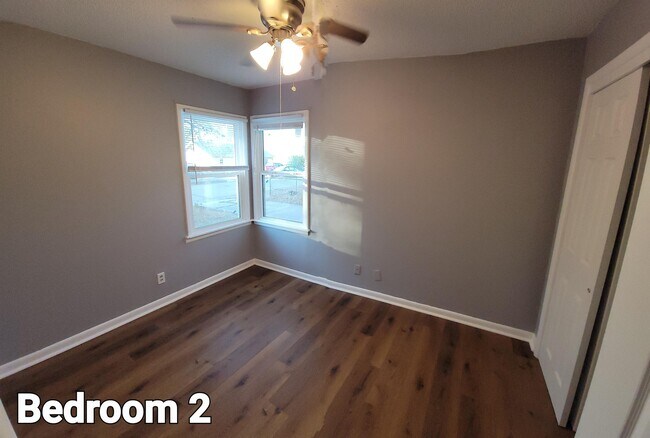 Building Photo - 1310 S Palisade St