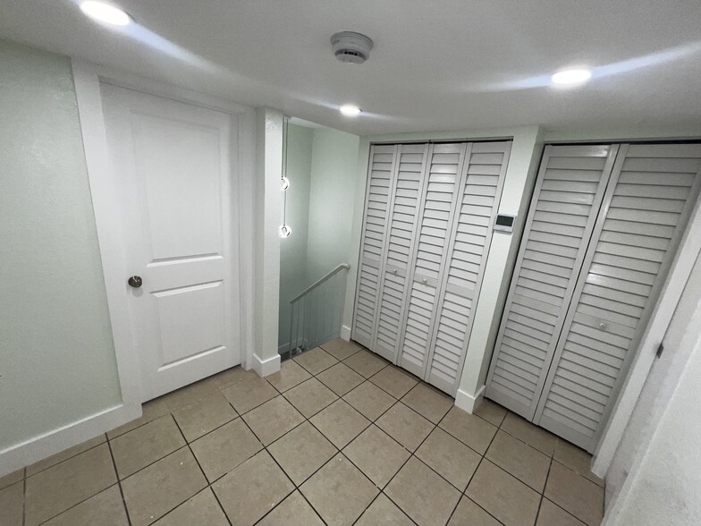 Building Photo - 9300 W Flagler St