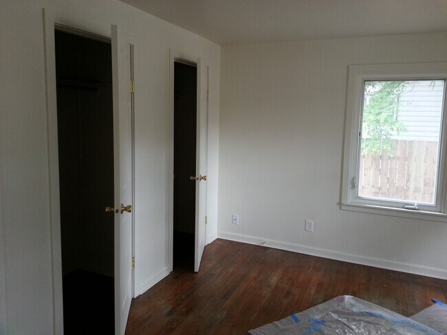 Building Photo - BU724