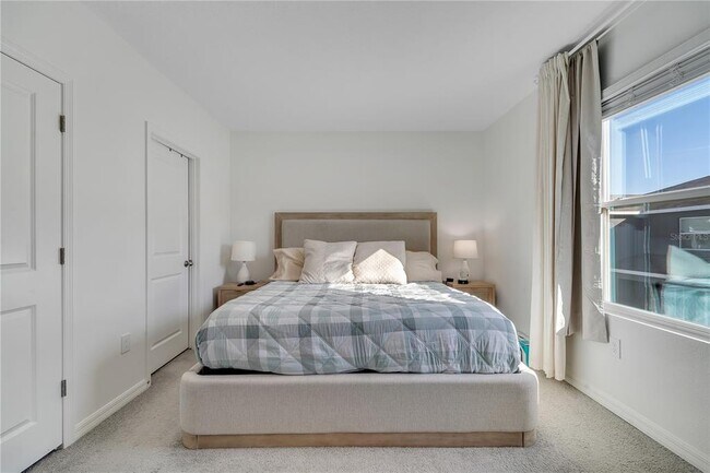 Building Photo - 2916 Peony Pr Ln