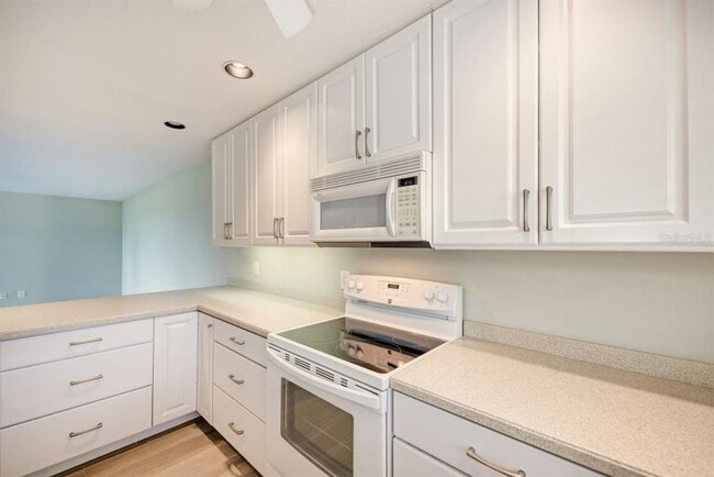 Building Photo - 4660 Ocean Blvd