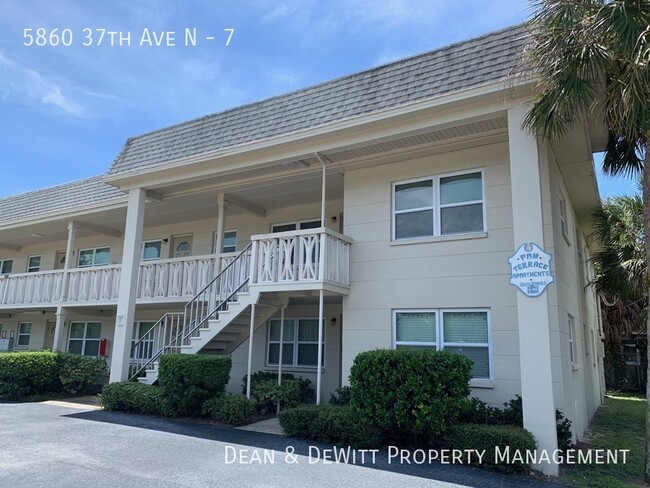 Primary Photo - Second floor 1 BR in West St Pete w/In Uni...