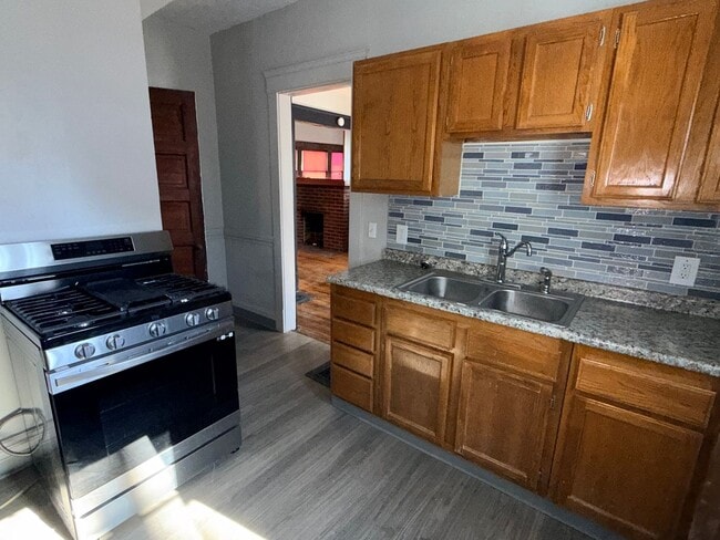 Building Photo - Full Remodeled Home