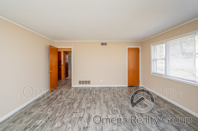 Building Photo - 3544 Cottonwood Dr