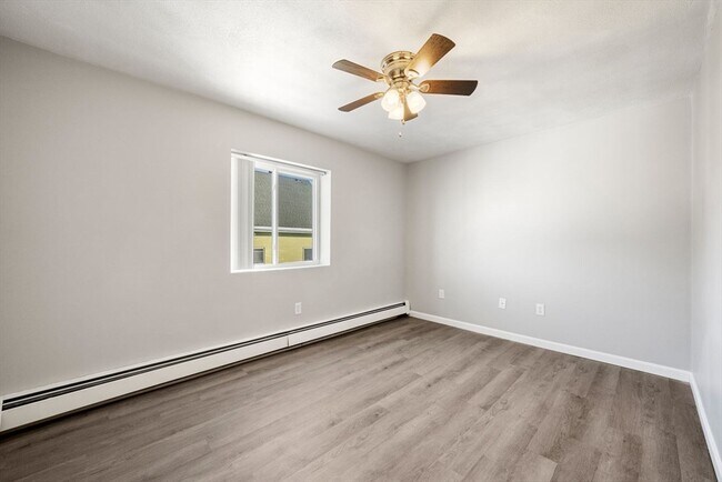 Building Photo - 22 Irving St