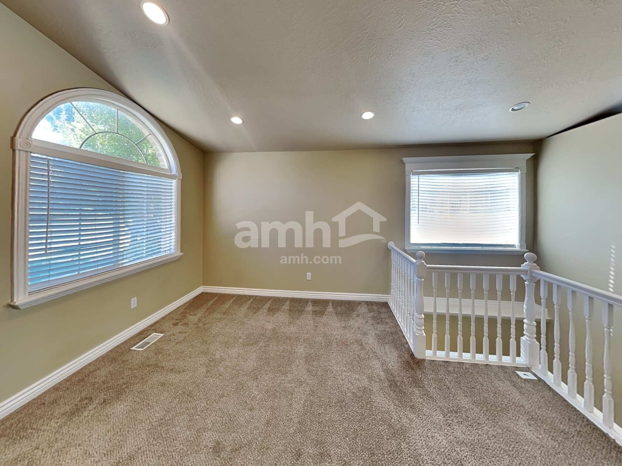 Building Photo - 1403 E 820 S