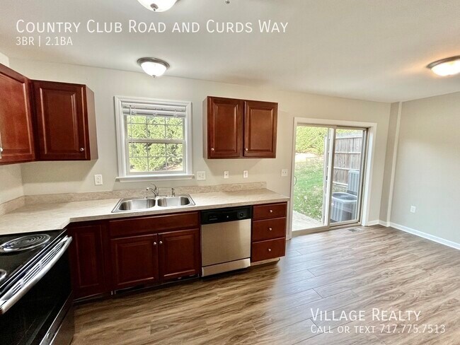 Building Photo - 705 Country Club Rd