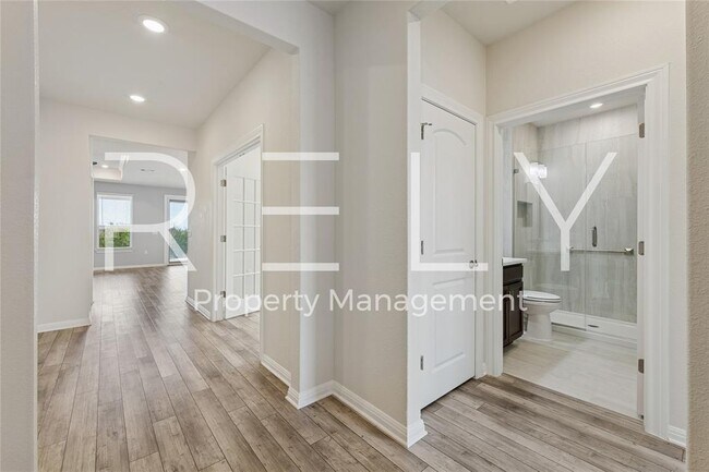 Building Photo - 603 Double Lp St