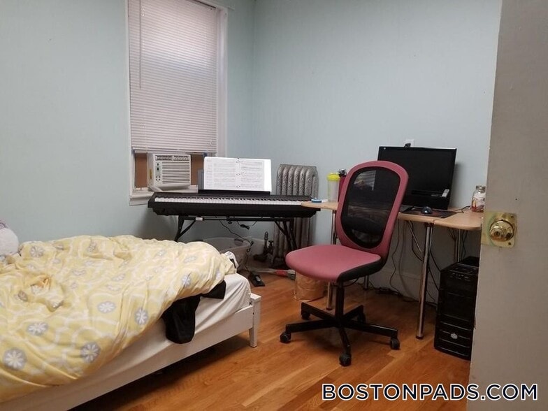 Building Photo - 15 Aberdeen St