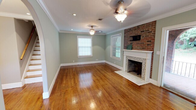 Building Photo - 1723 Laurel Ave