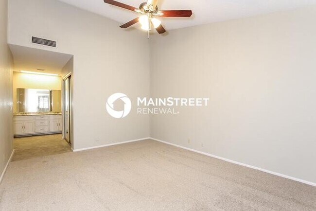 Building Photo - 3 Bedroom Pet-Friendly Home in Glendale, AZ with Main Street Renewal