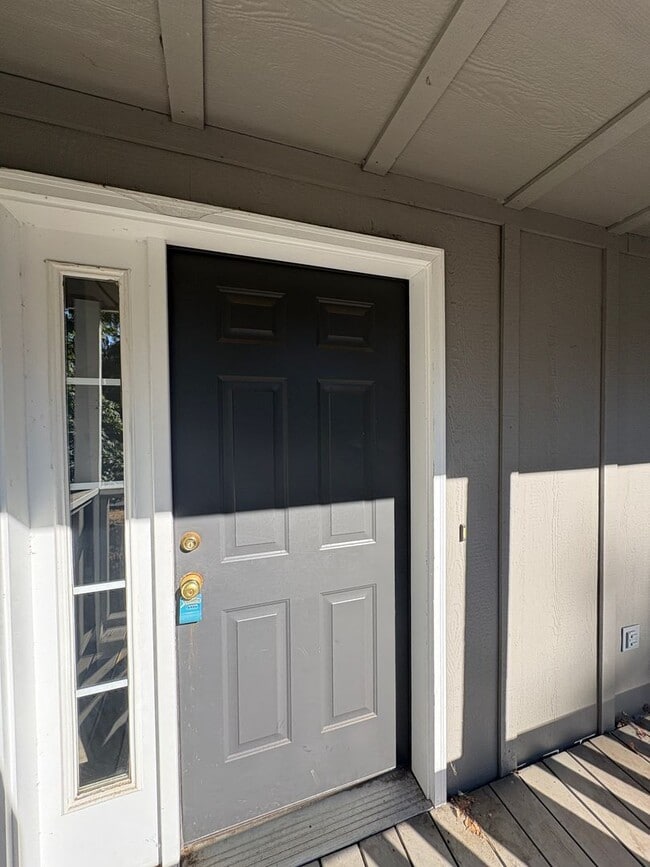 Building Photo - 2 Bedroom 1.5 Bathroom Duplex in Southwest Eugene