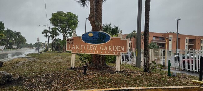 Primary Photo - 17500 NW 68th Ave