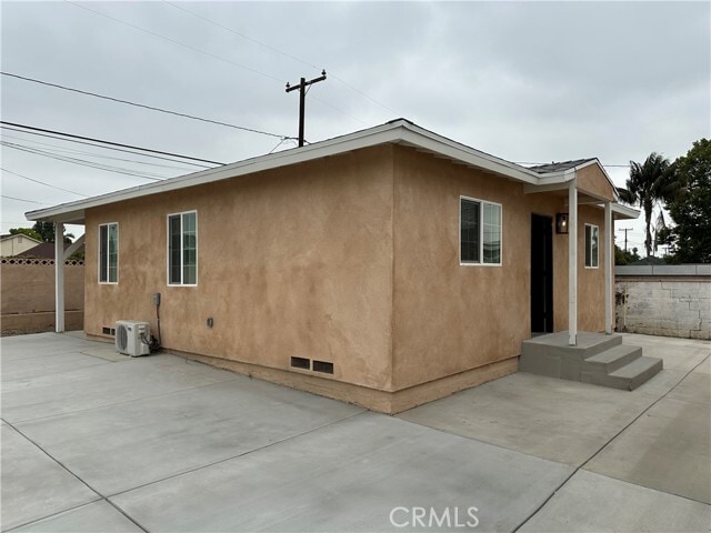 Primary Photo - 9517 Stoakes Ave