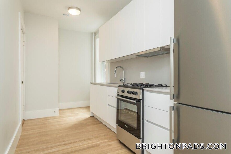 Building Photo - 288 Chestnut Hill Ave