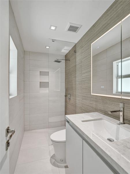 Building Photo - 2800 Banyan Blvd Cir NW