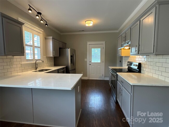 Building Photo - 8228 Ballymore Ct