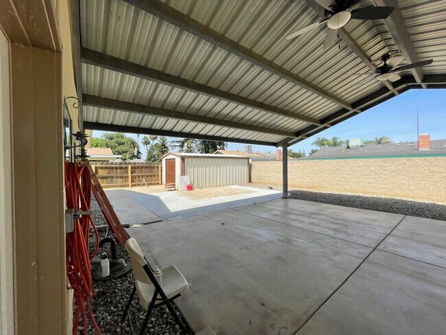 Building Photo - Spacious home in Tulare coming soon!