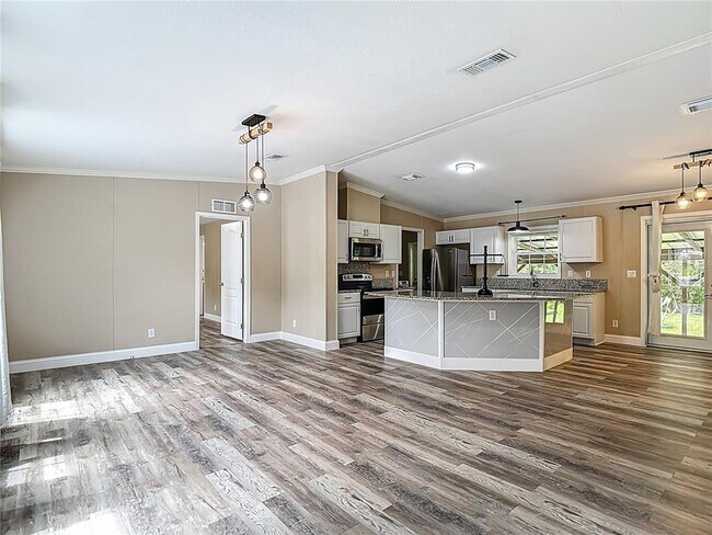 Building Photo - 7515 Rooks Dr
