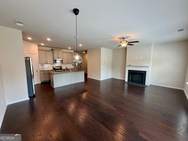 Building Photo - 7091 Gladstone Cir